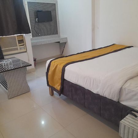 Hotel Global Inn -1 Km From Railway Station - Lift Food And Free Parking Λάκναου Εξωτερικό φωτογραφία