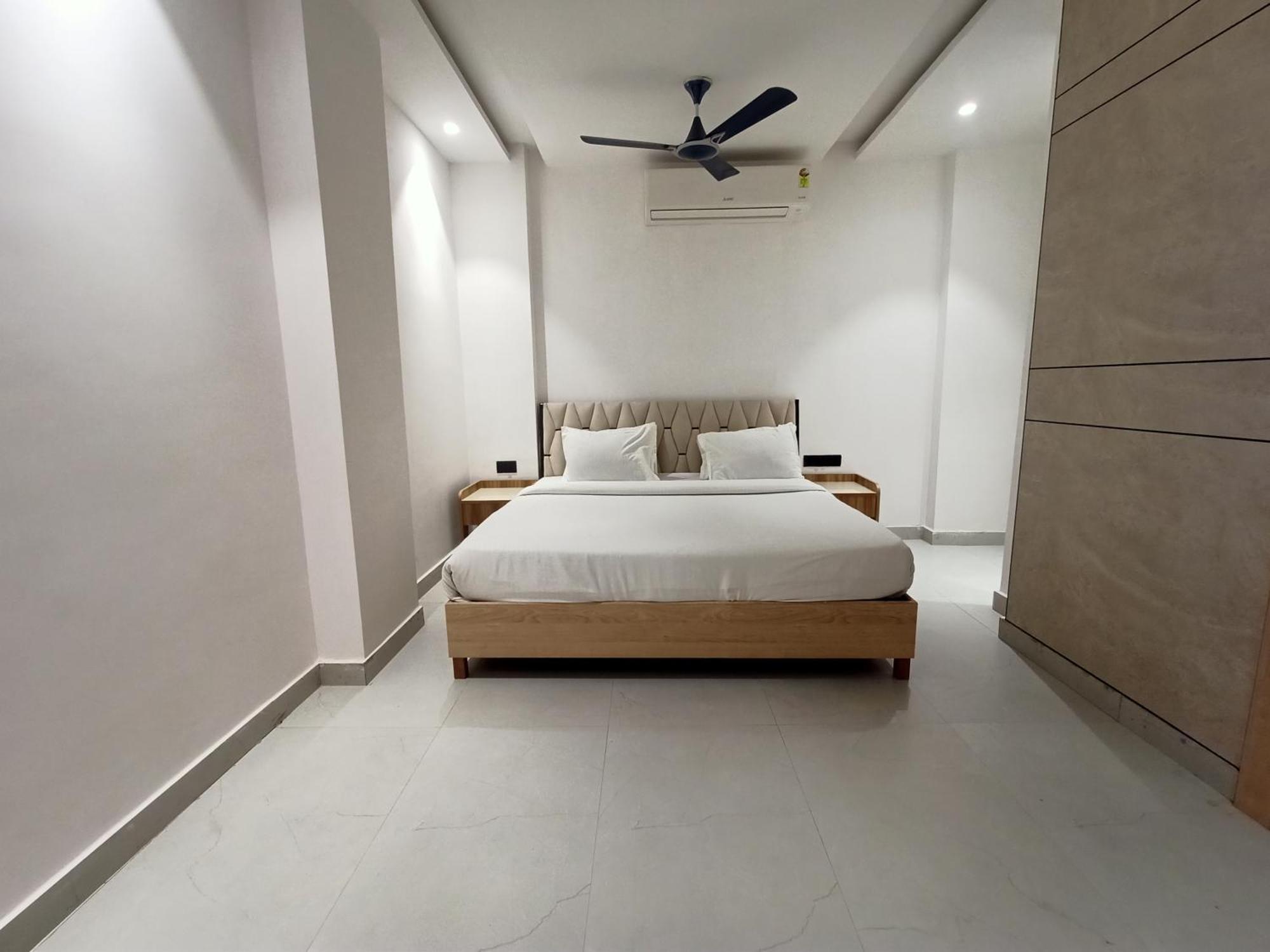 Hotel Global Inn -1 Km From Railway Station - Lift Food And Free Parking Λάκναου Εξωτερικό φωτογραφία