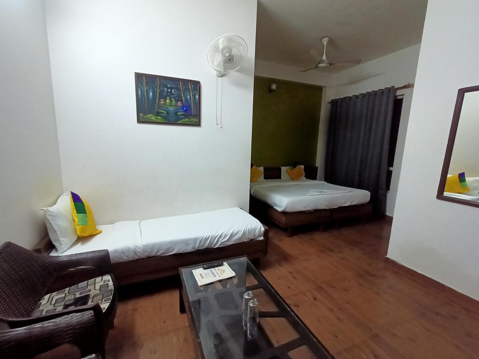 Hotel Global Inn -1 Km From Railway Station - Lift Food And Free Parking Λάκναου Εξωτερικό φωτογραφία