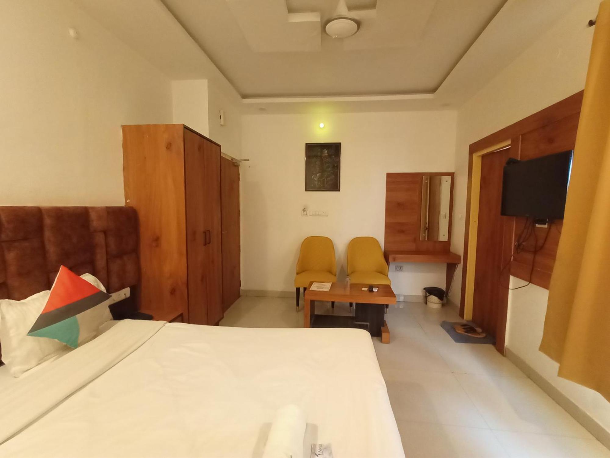 Hotel Global Inn -1 Km From Railway Station - Lift Food And Free Parking Λάκναου Εξωτερικό φωτογραφία