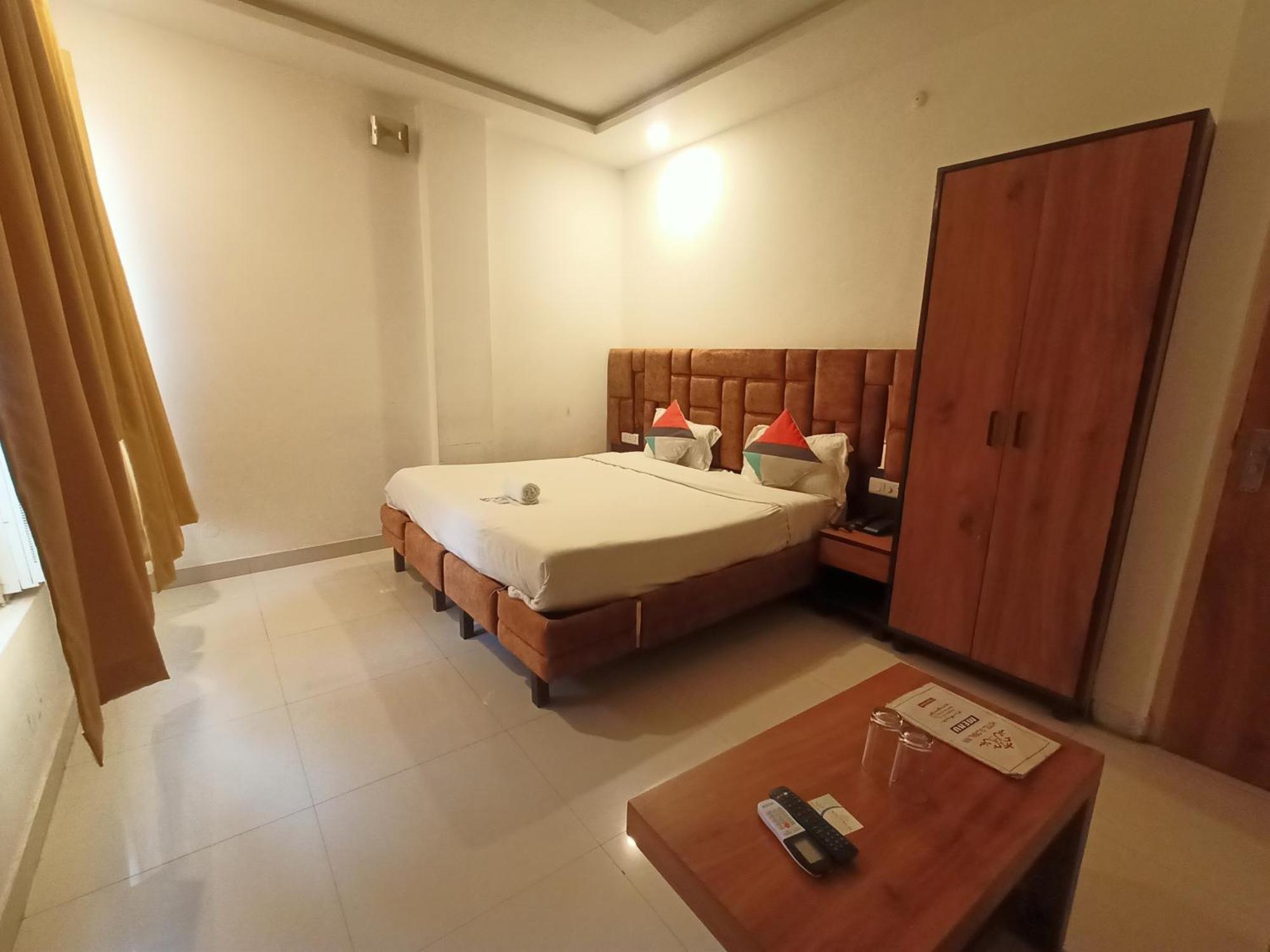 Hotel Global Inn -1 Km From Railway Station - Lift Food And Free Parking Λάκναου Εξωτερικό φωτογραφία