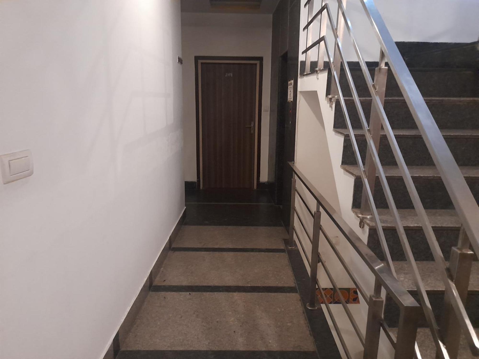 Hotel Global Inn -1 Km From Railway Station - Lift Food And Free Parking Λάκναου Εξωτερικό φωτογραφία