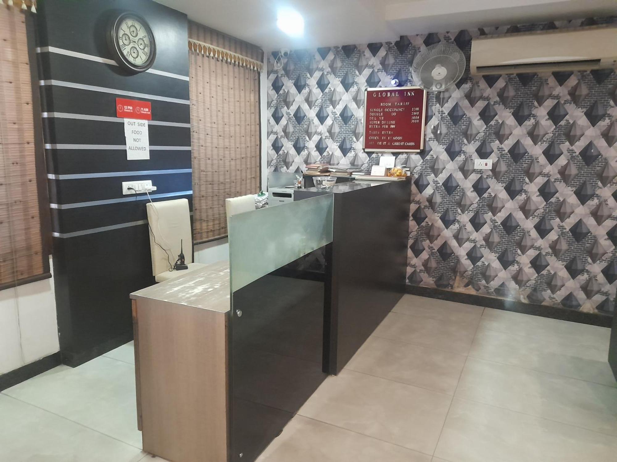 Hotel Global Inn -1 Km From Railway Station - Lift Food And Free Parking Λάκναου Εξωτερικό φωτογραφία