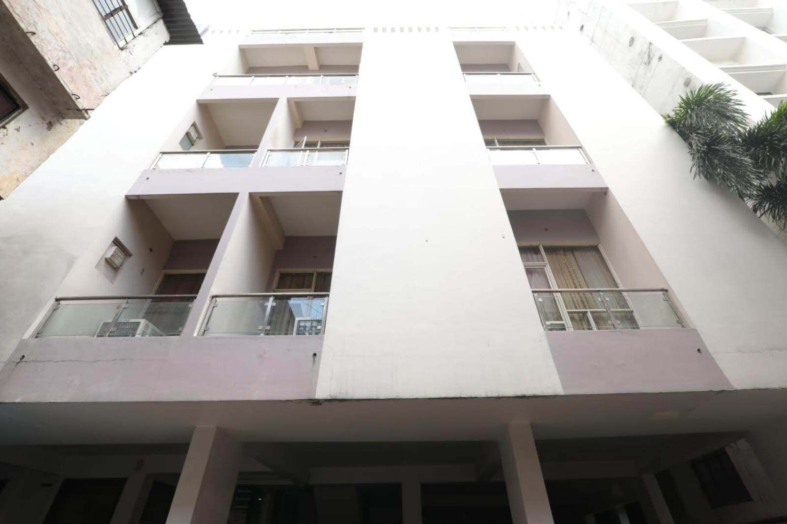 Hotel Global Inn -1 Km From Railway Station - Lift Food And Free Parking Λάκναου Εξωτερικό φωτογραφία