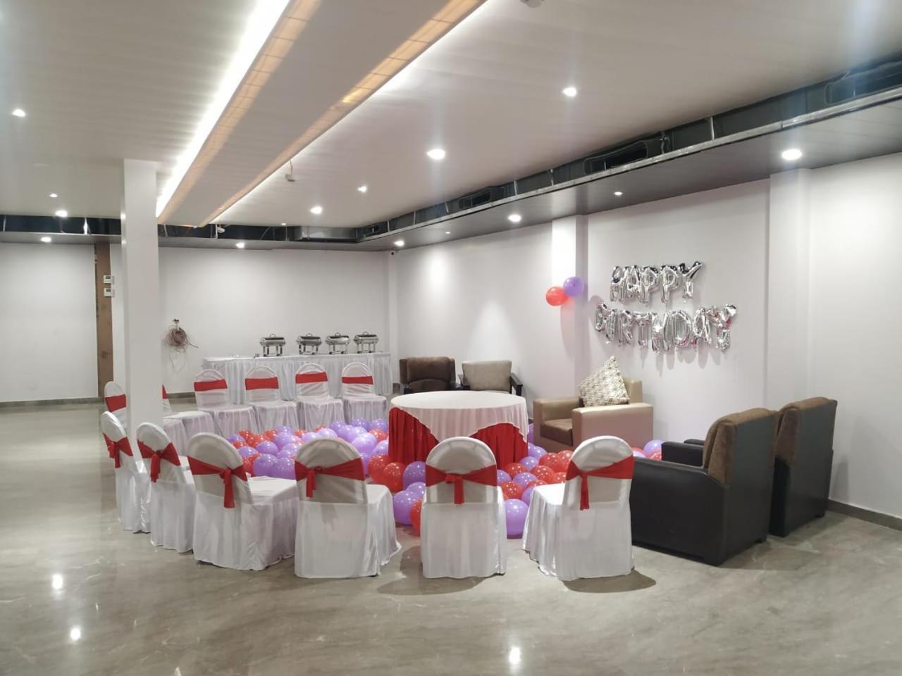 Hotel Global Inn -1 Km From Railway Station - Lift Food And Free Parking Λάκναου Εξωτερικό φωτογραφία