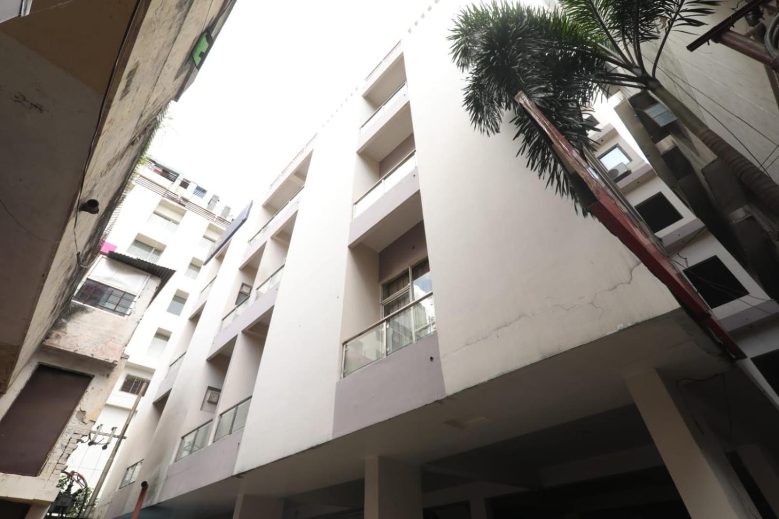 Hotel Global Inn -1 Km From Railway Station - Lift Food And Free Parking Λάκναου Εξωτερικό φωτογραφία